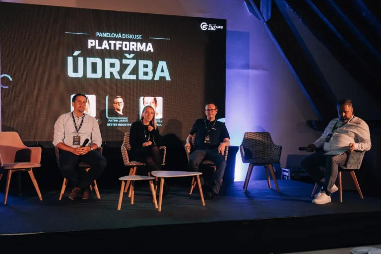 Na fotce vidíme řečníky panelové diskuse platforma ÚDRŽBA
